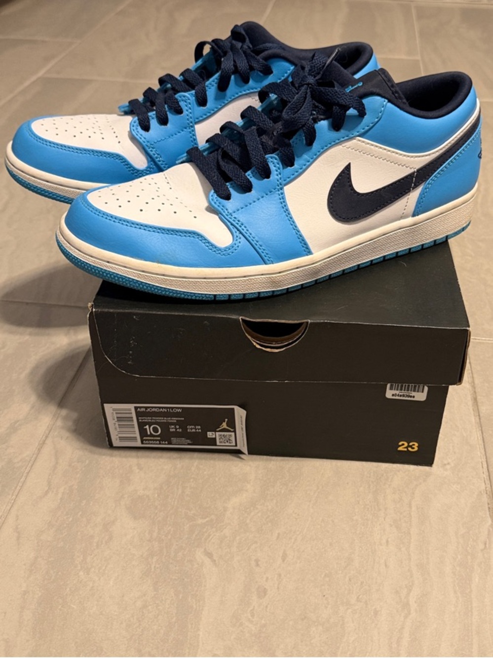 Mens Nike Air Jordan’s 1 Low-Top Sneakers Size 10